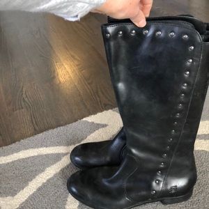 Born leather boots